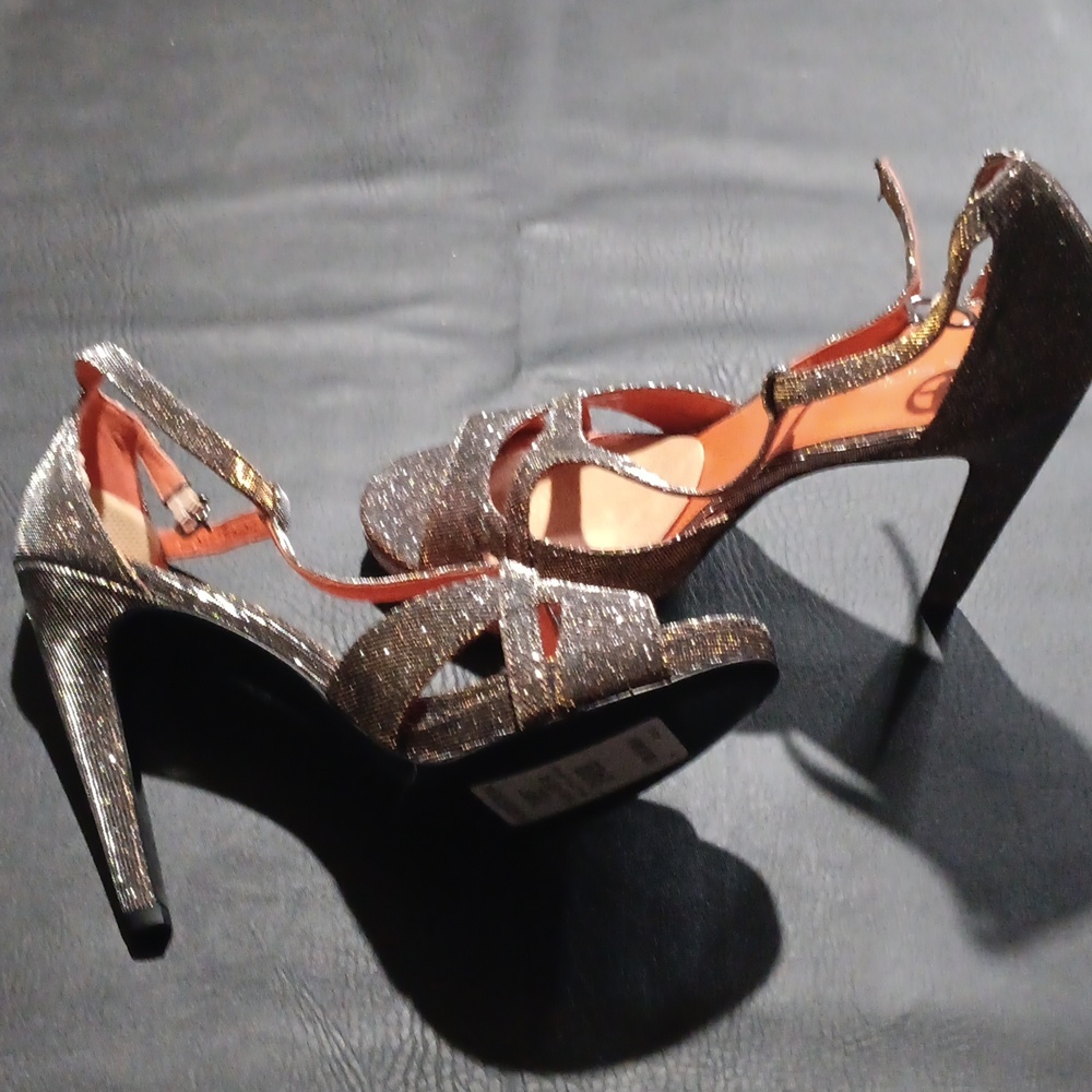 VIA SPIGA silver gold metalic heels size 9.5 but can fit 9 w insert shown